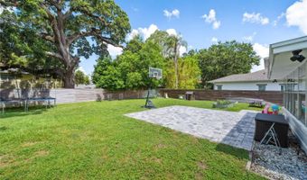 2102 IVANHOE Rd, Orlando, FL 32804