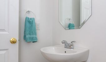 6 Hollyhock Knoll Ct, Bourne, MA 02532