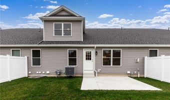 24 Essex Woods Ln B, Amherst, NY 14228