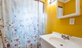 14 Magnolia St, Bergenfield, NJ 07621