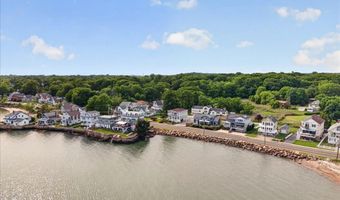 284 Shore Dr, Branford, CT 06405