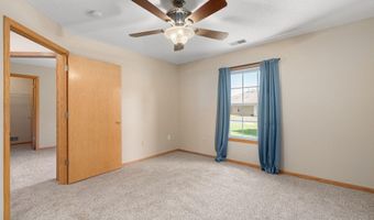 2100 Burr Oak Dr Ln B, Austin, MN 55912