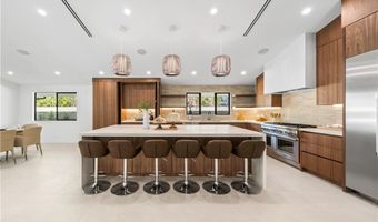 16105 Clear Oak Dr, Encino, CA 91436