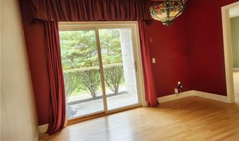 200 Roger Williams Ave 207, East Providence, RI 02916