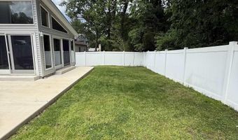 7 Woodstream Dr, Atco, NJ 08004