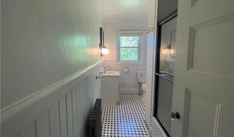45 Woodlawn Ave 3, Bristol, RI 02809