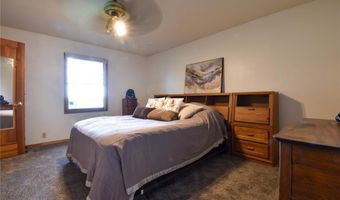 5557 Schuetz Ln, Alhambra, IL 62001