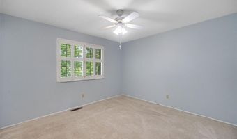 585 Golfwood Dr, Ballwin, MO 63021