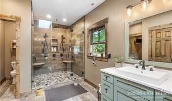1009 Larkspur Trl, Banner Elk, NC 28604