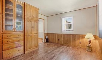 818 N Houston St, Adrian, MO 64720