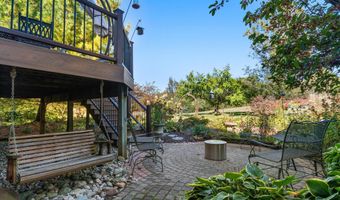 1717 Cedar Ln, Ann Arbor, MI 48105