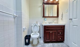 3785 GENESEE Dr, Philadelphia, PA 19154
