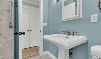 430 Church St, Belford, NJ 07718