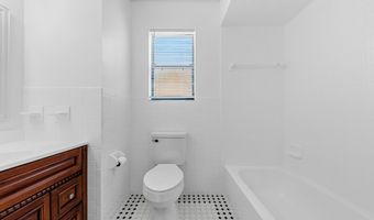 1927 MAIN St, Atlantic Beach, FL 32233