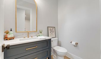 1801 Golfview Dr, Auburn, IN 46706