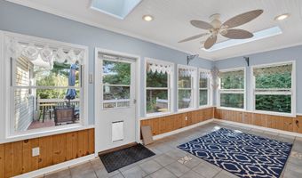 6809 Pilgrim Rd, Madison, WI 53711