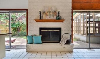 909 Lynnwood Ct, Bartlesville, OK 74006
