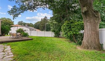174 Lawnacre Dr, Cranston, RI 02920