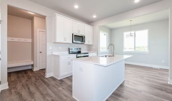 712 Meadow Rd, Adel, IA 50003