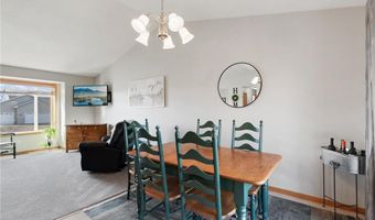 215 Ash St E, Annandale, MN 55302