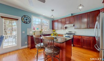 1 Lawrence Ave 1, Danbury, CT 06810