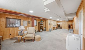 6823 NW Golden Ln, Des Moines, IA 50313