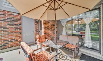 1415 W Partridge Ln 5, Arlington Heights, IL 60004
