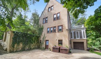 13 Serpentine Dr, Middletown, NJ 07748