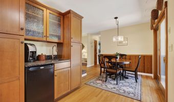 8 Liberty Rdg, Clinton, CT 06413