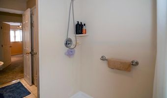 6 S BELL Rd, Bellmawr, NJ 08031