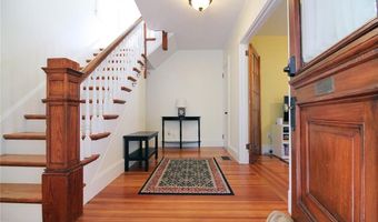 22 Bateman Ave, Newport, RI 02840