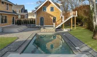 14 Kay Blvd, Middletown, RI 02842