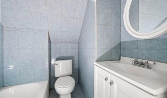 127 W 51ST St, Bayonne, NJ 07002