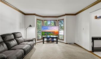 81 Plumwood Ct, Amherst, NY 14051