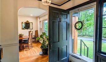 42 Mechanic St, North Smithfield, RI 02896