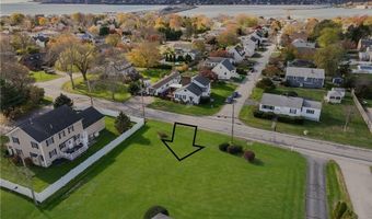 Wolcott Avenue, Middletown, RI 02842