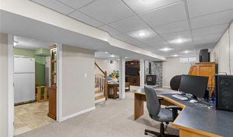 72 Winifred Ave, Warwick, RI 02889