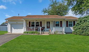 27 Carver St, Bayville, NJ 08721