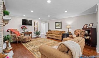 106 Collier Dr, Albertville, AL 35951