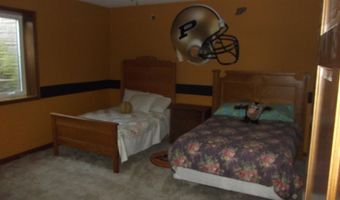 680 N Easton Dr, Angola, IN 46703