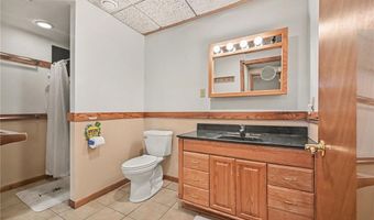 1066 Lake Viking Ter, Altamont, MO 64620