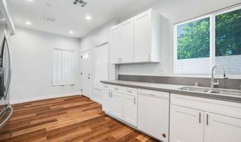 300 E Alhambra Rd F, Alhambra, CA 91801