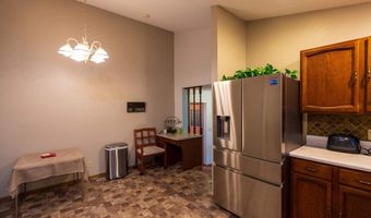 207 N 10th St, Albia, IA 52531