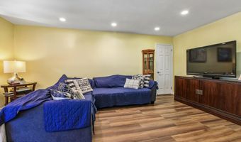 233 Perth Hill Ct, Aberdeen, NJ 07747