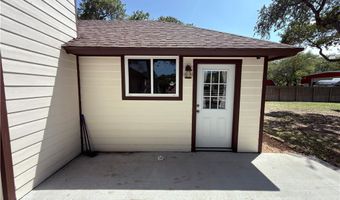 1402 S Saunders St, Aransas Pass, TX 78336