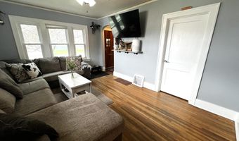 1204 S 2nd St, Aberdeen, SD 57401