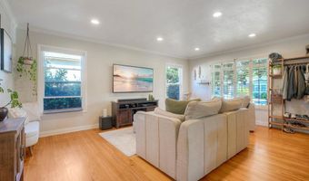 8980 Linden Ln, La Mesa, CA 91941