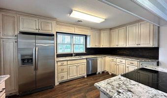 322 Magnolia Dr, Adel, GA 31620