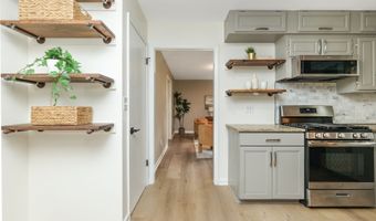 5445 E 72nd Pl, Indianapolis, IN 46250