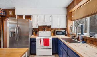 460 S HIGHWAY 101, Rockaway Beach, OR 97136